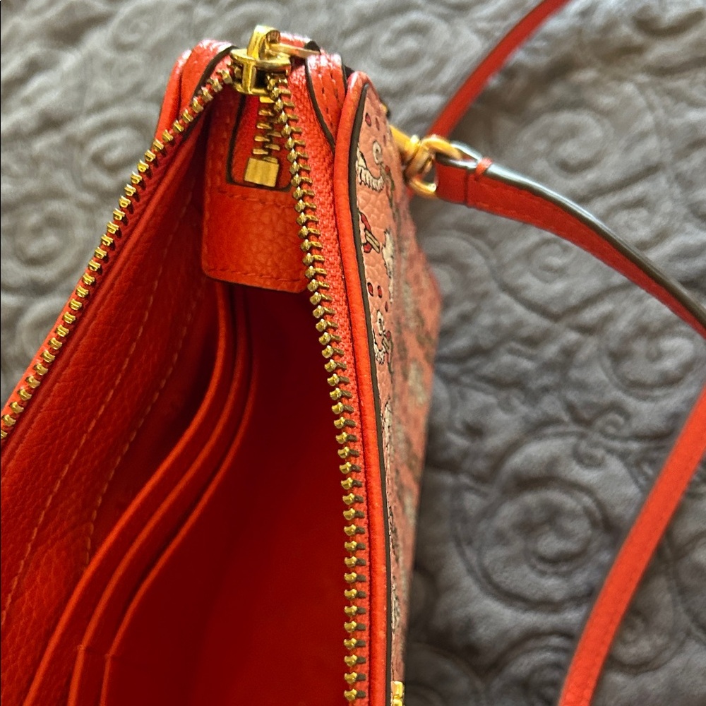 Tory Burch Seahorse Crossbody Bag - Picture 9 of 10